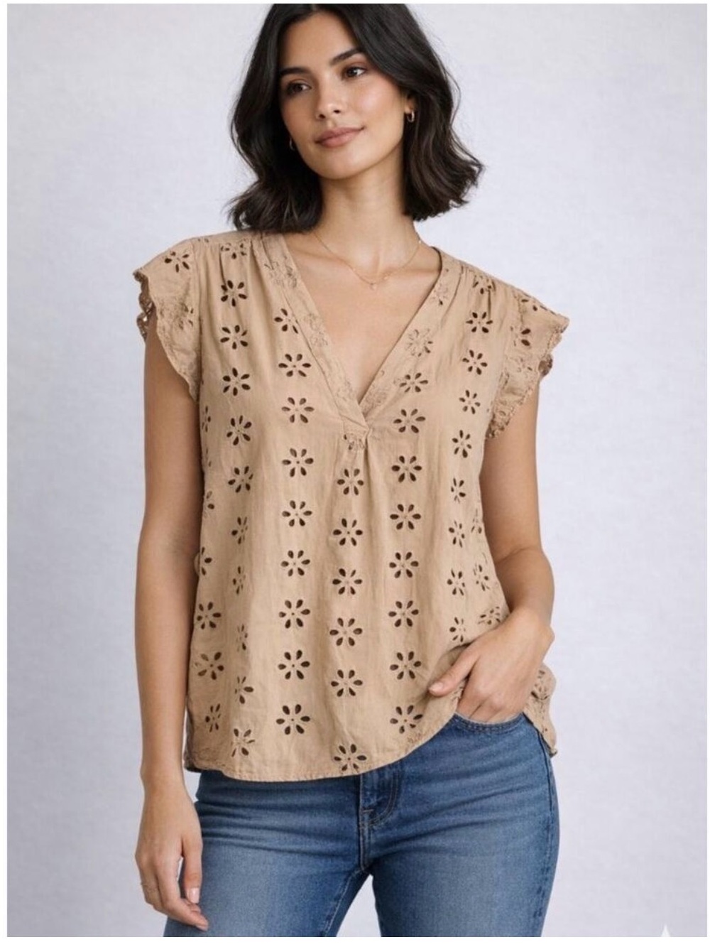 CeCe Eyelet Blouse Medium Beige Floral Cutout Cotton Boho V-Neck Top